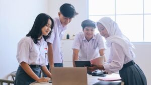Taklukkan Ujian Masuk SMK Sejak Sekarang: Strategi Tepat Agar Lolos dan Selangkah Lebih Dekat dengan Masa Depan Impian